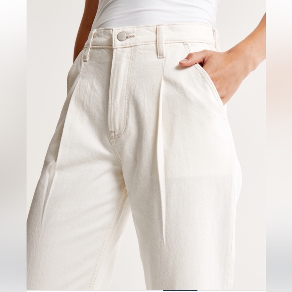 NWT Abercrombie High Rise Loose Jean - Picture 5 of 5
